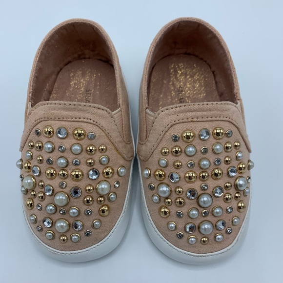 Stuart Weitzman Other - Stuart Weitzman baby studded pink suede shoes Sz 4